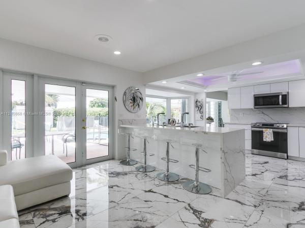 720 NE 175th St, Unincorporated Dade County, Florida 33162, image 2