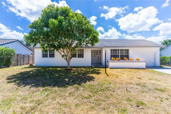 Harriel Estates, 17220 SW 93rd Ave, Palmetto Bay, Florida 33157, image 1