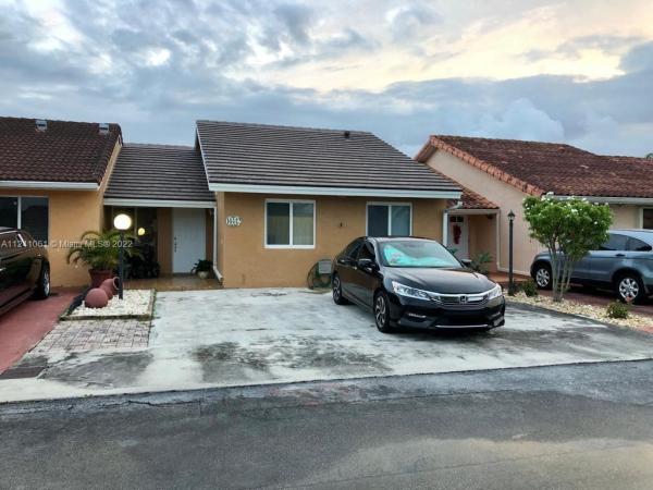 Bird Lakes Townhouses, 14442 SW 49th St #14442, Kendale Lakes, Florida 33175, image 1