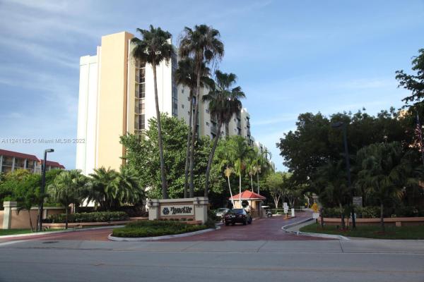 Plaza Of The Americas, 16909 N Bay Rd #1010, Sunny Isles Beach, Florida 33160, image 2
