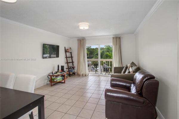 Village Of Kings Creek, 7820 Camino Real #220, Glenvar Heights, Florida 33143, image 2