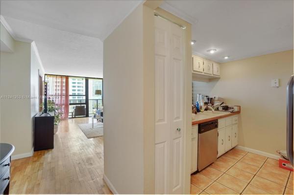 Charter Club, 600 NE 36th St #1007, Miami, Florida 33137, image 2