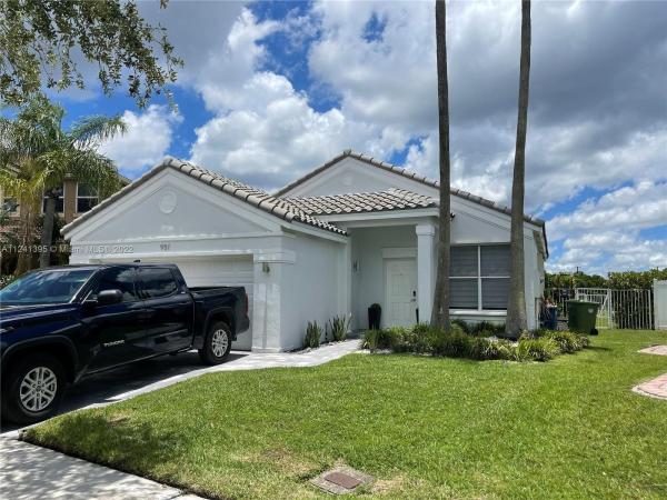 Springside Lake, 951 Falling Water Rd, Weston, Florida 33326, image 1