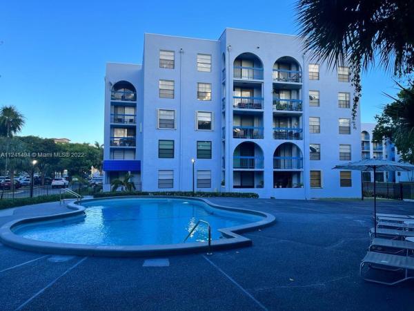 Bleau Grotto, 9460 Fontainebleau Blvd #124, Fountainebleau, Florida 33172, image 1