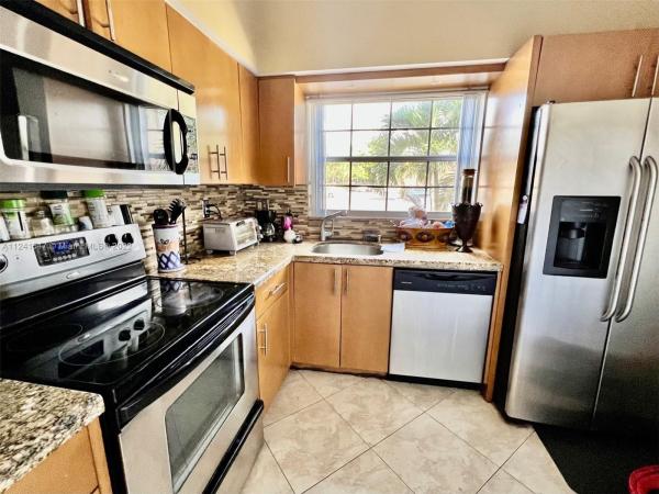 Reflections At Pembroke Pines, 1971 NW 96th Ter #9A, Pembroke Pines, Florida 33024, image 1