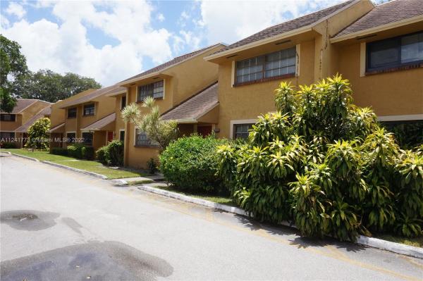 Center Court, 3256 N Pine Island Rd #407, Sunrise, Florida 33351, image 1
