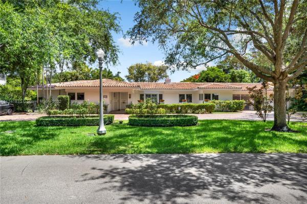 Coral Gables Country Club, 4144 Pinta Ct, Coral Gables, Florida 33146, image 1
