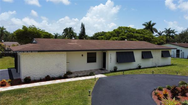 Pine Acres, 11301 SW 103rd Ave, Kendall, Florida 33176, image 2