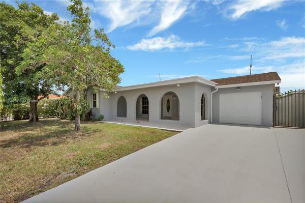 Pleasure Village, 28545 SW 142nd Ct, Leisure City, Florida 33033, image 1
