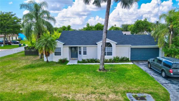 Kings Grant East, 14814 SW 152nd Ter, Richmond West, Florida 33187, image 1