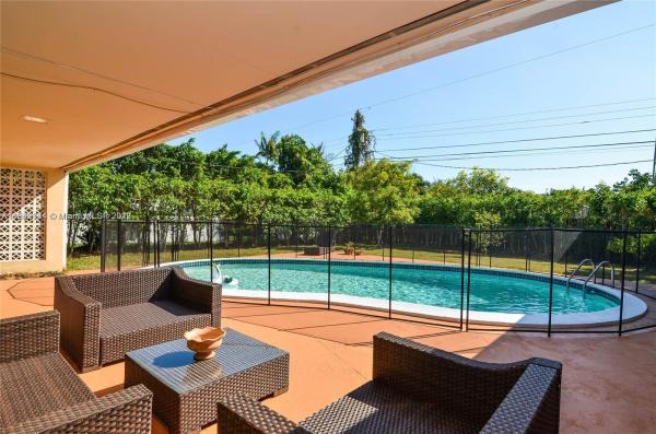 Palmetto Country Club Estates, 9750 SW 157th Ter, Palmetto Estates, Florida 33157, image 1