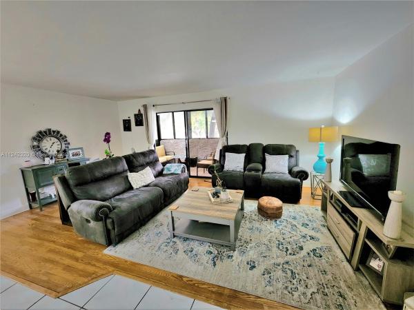 Oakland Forest Club, 3005 N Oakland Forest Dr #202, Oakland Park, Florida 33309, image 1