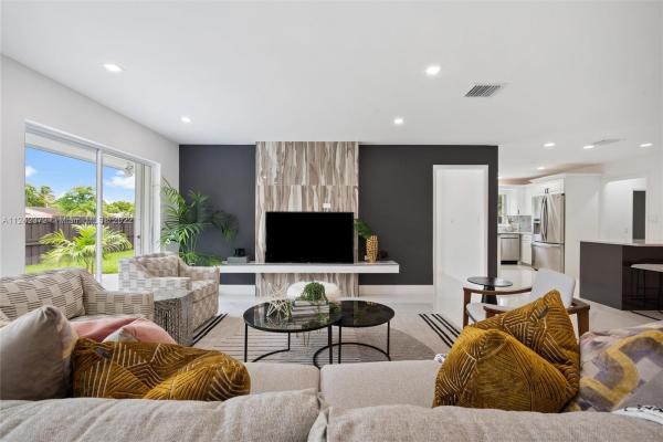 Winston Park, 12804 SW 74th Ter, Kendale Lakes, Florida 33183, image 2