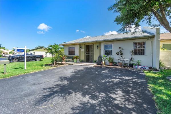 Devon Aire Villas, 12350 SW 110th S Canal St Rd #12350, The Crossings, Florida 33186, image 2