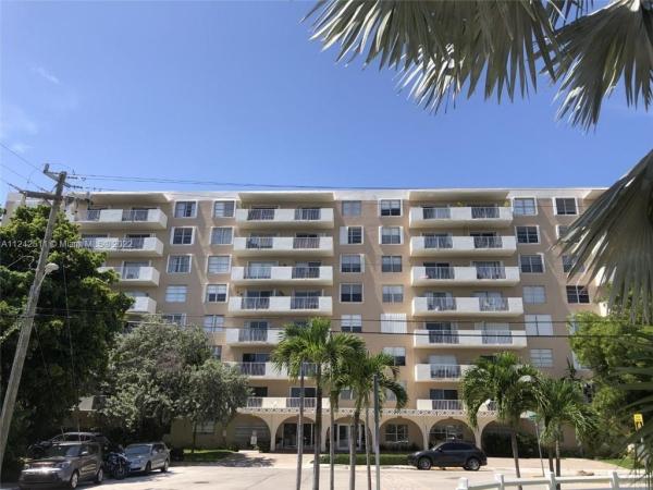 Island Place At North Bay Village, 1455 N Treasure Dr #4R, North Bay Village, Florida 33141, image 1