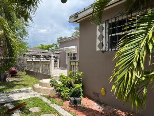 Gratigny Plateau, 1045 NW 116th St, Pinewood, Florida 33168, image 1