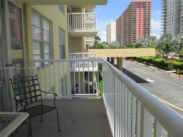 Winston Towers 400, 231 174th St #MO-6, Sunny Isles Beach, Florida 33160, image 2