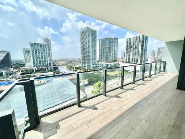 Reach Brickell City Centre, 68 SE 6th St #1110, Miami, Florida 33131, image 2