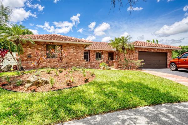 Jacaranda Lakes, 1030 NW 95th Ter, Plantation, Florida 33322, image 1