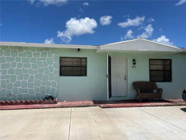21st Century Homes, 30511 SW 157th Ave, Leisure City, Florida 33033, image 1