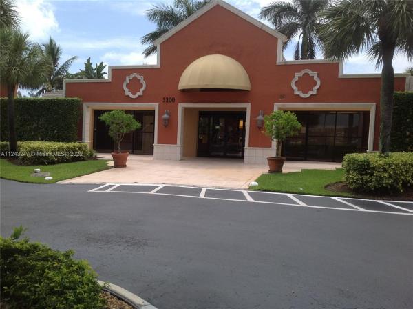 Villas At Lakeview, 5200 NW 31st Ave #14, Fort Lauderdale, Florida 33309, image 1