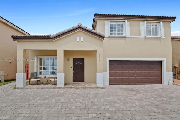 Weitzer At Lago Mar, 7304 SW 158th Pl, Kendale Lakes, Florida 33193, image 2