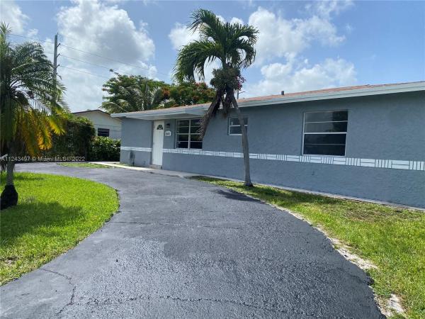 Princetonian, 12631 SW 256th St, Princeton, Florida 33032, image 1