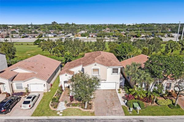 Maple Glen At Walnut Creek, 7451 NW 23rd St, Pembroke Pines, Florida 33024, image 1
