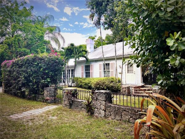 Park Manor, 3951 Park Dr, Miami, Florida 33133, image 2