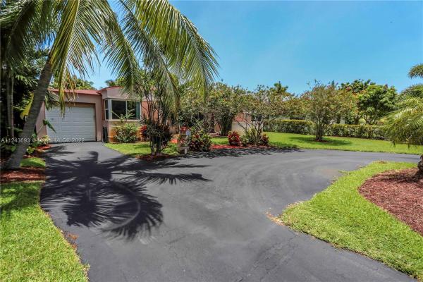 Hollywood Lawns, 1635 Johnson St, Hollywood, Florida 33020, image 1