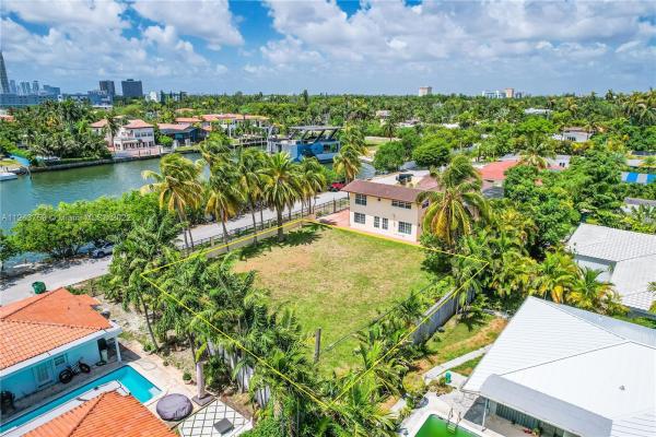 Shore Acres Plaza, 1281 NE 84th St, Miami, Florida 33138, image 1