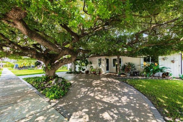 Bent Tree West, 4931 SW 141st Ave, Kendale Lakes, Florida 33175, image 1
