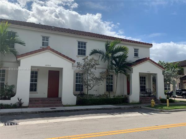 Kendall Commons Residential, 16952 SW 90th St, The Hammocks, Florida 33196, image 1