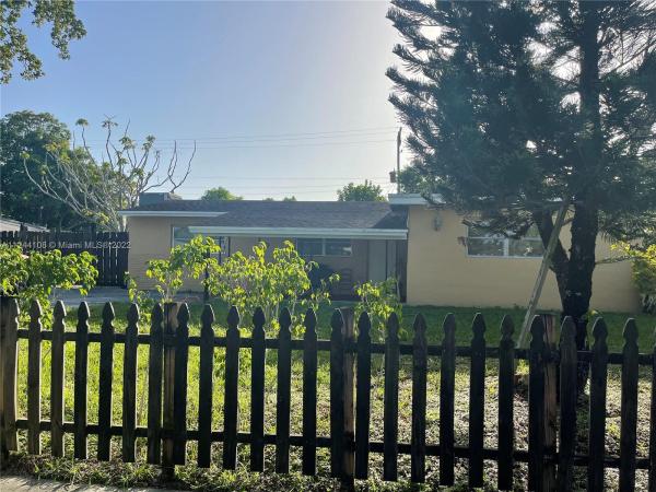 Boulevard Heights, Hollywood, Florida 33024, image 2