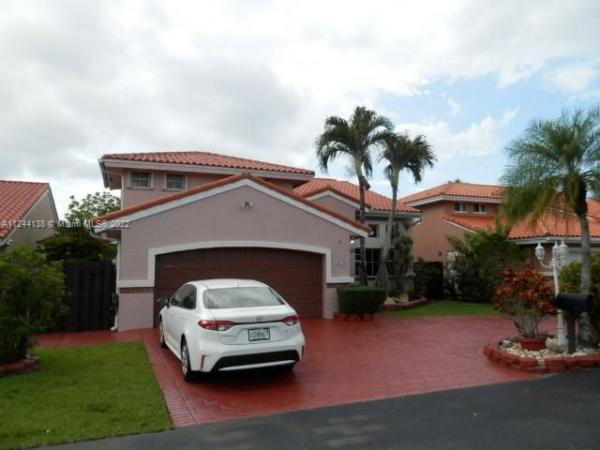 Park Isle At Lakes Of The Meadow, 14746 SW 43rd Way, Kendall West, Florida 33185, image 1