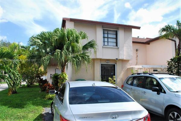 The Villas At Samari Lake, 8191 NW 98th Ln #118, Hialeah Gardens, Florida 33016, image 1