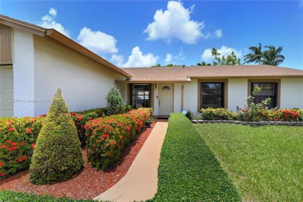 Winston Park, 13219 SW 87th Ter, Kendale Lakes, Florida 33183, image 2