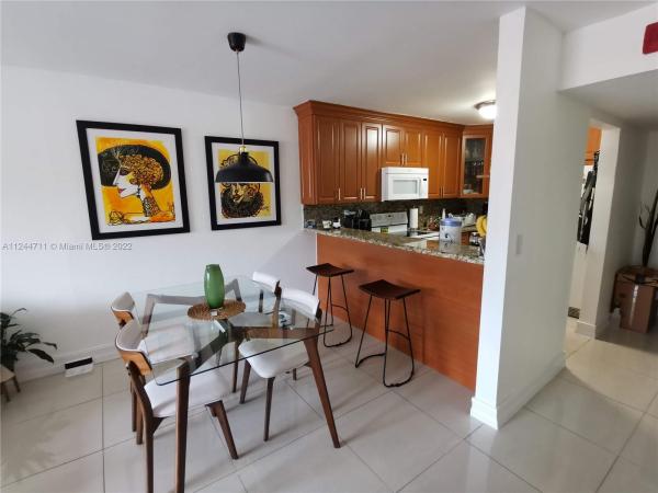 Westchester Luxury, 8990 SW 24th St #28, Westchester, Florida 33165, image 1