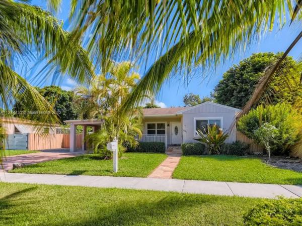 641 NE 14th St, Unincorporated Dade County, Florida 33030, image 2