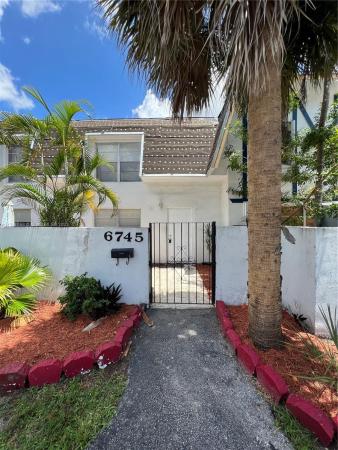 Nova Townhouses, 6745 SW 40th St #58, Davie, Florida 33314, image 1