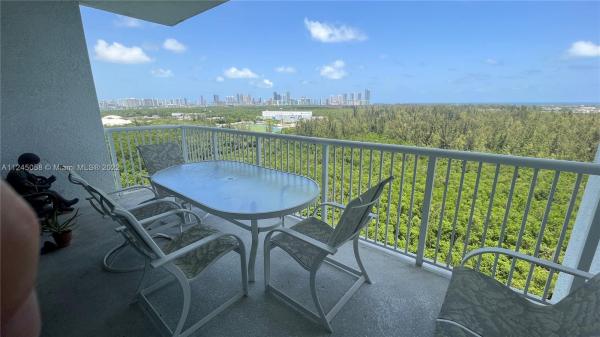 One Fifty One At Biscayne, 14951 Royal Oaks Ln #1401, North Miami, Florida 33181, image 2