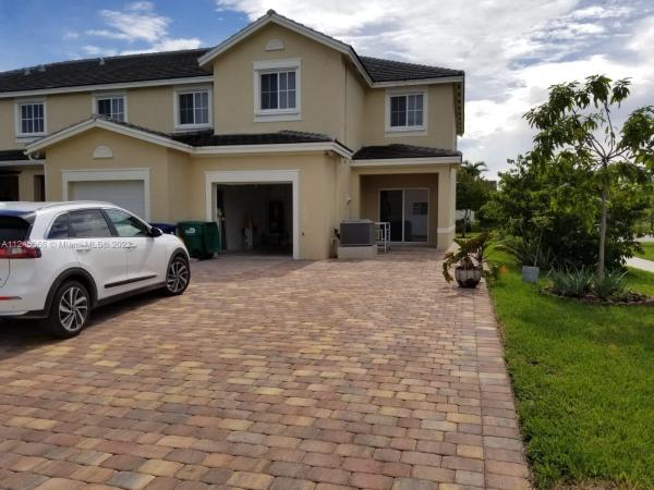 Mandarin Lakes, 27207 SW 143rd Ave, Naranja, Florida 33032, image 2