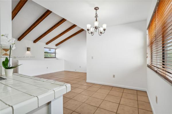 Indian Lake Village, 10282 NW 9th St Cir #205, Fountainebleau, Florida 33172, image 1