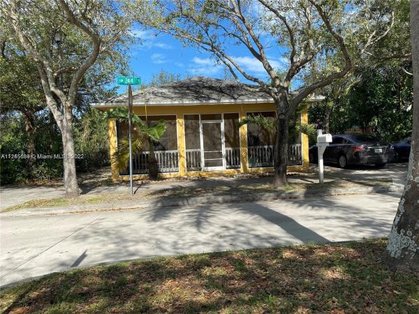 Jordan Commons, 12971 SW 244th St, Princeton, Florida 33032, image 1