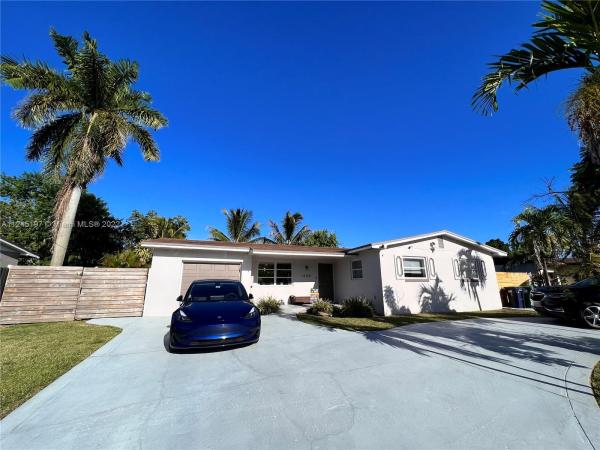 Fairway House, 15831 SW 106th Ave, Palmetto Estates, Florida 33157, image 1