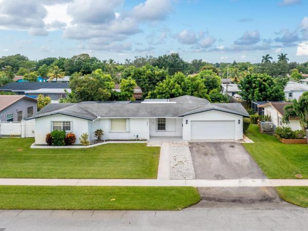East Plantation Estates, 4400 NW 4th Ct, Plantation, Florida 33317, image 1