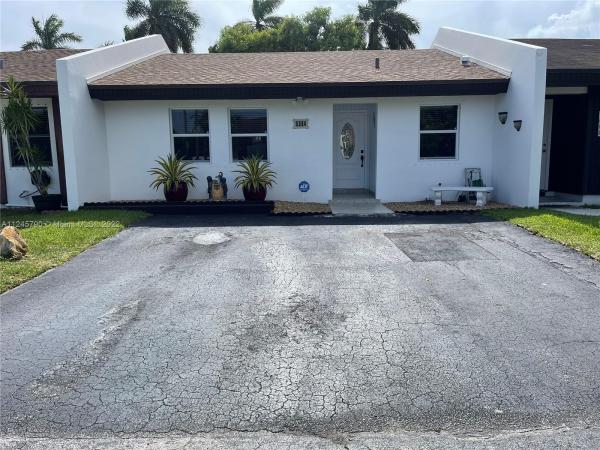 Bent Tree, 5304 SW 139th Pl #5304, Kendale Lakes, Florida 33175, image 2