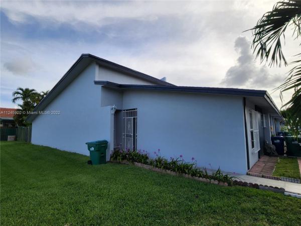 International Villas, 11400 NW 4th Ter #11400, Sweetwater, Florida 33172, image 1