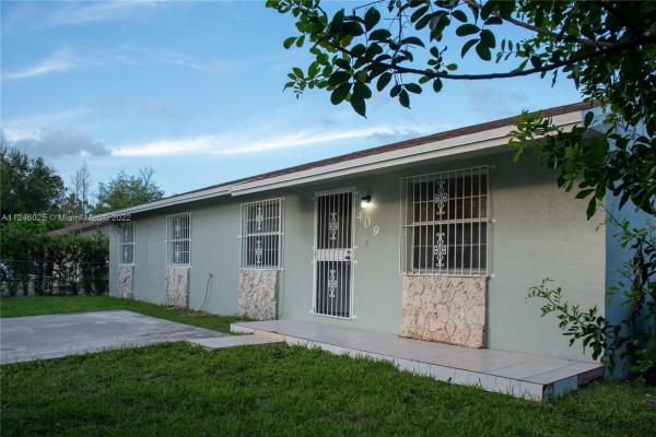 Friedland Manor, 409 SW 8th Ave, Florida City, Florida 33034, image 1