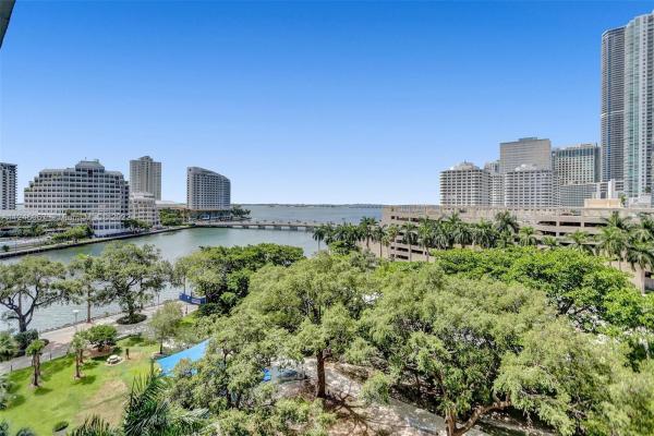 Icon Brickell Tower 2, 495 Brickell Ave #809, Miami, Florida 33131, image 2